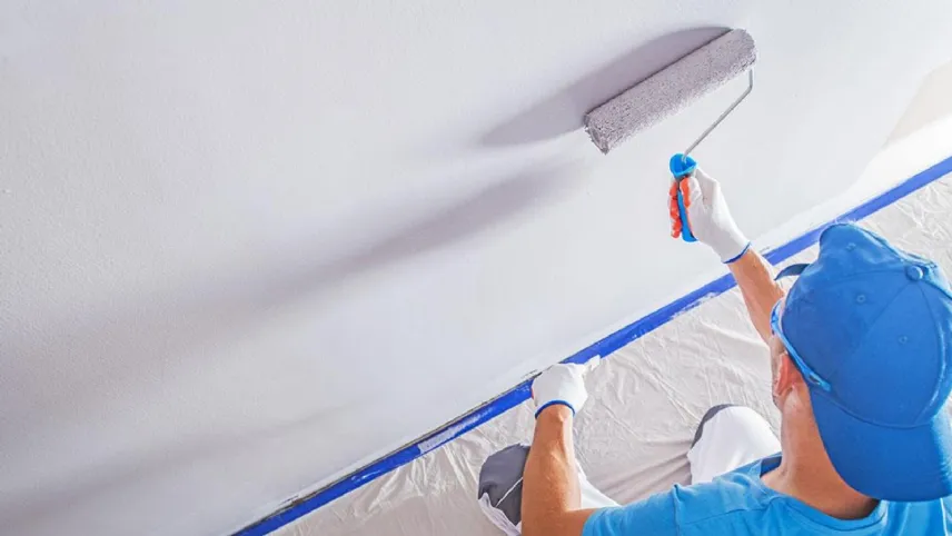 Applicazione del fissativo murale