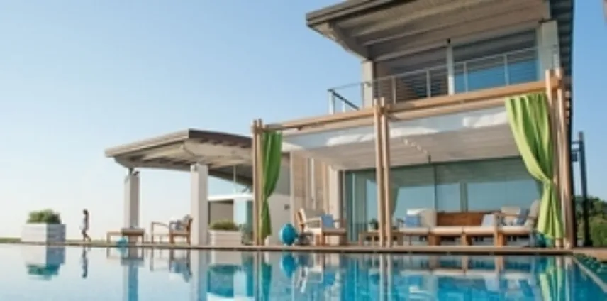 Pergola addossata con struttura in legno