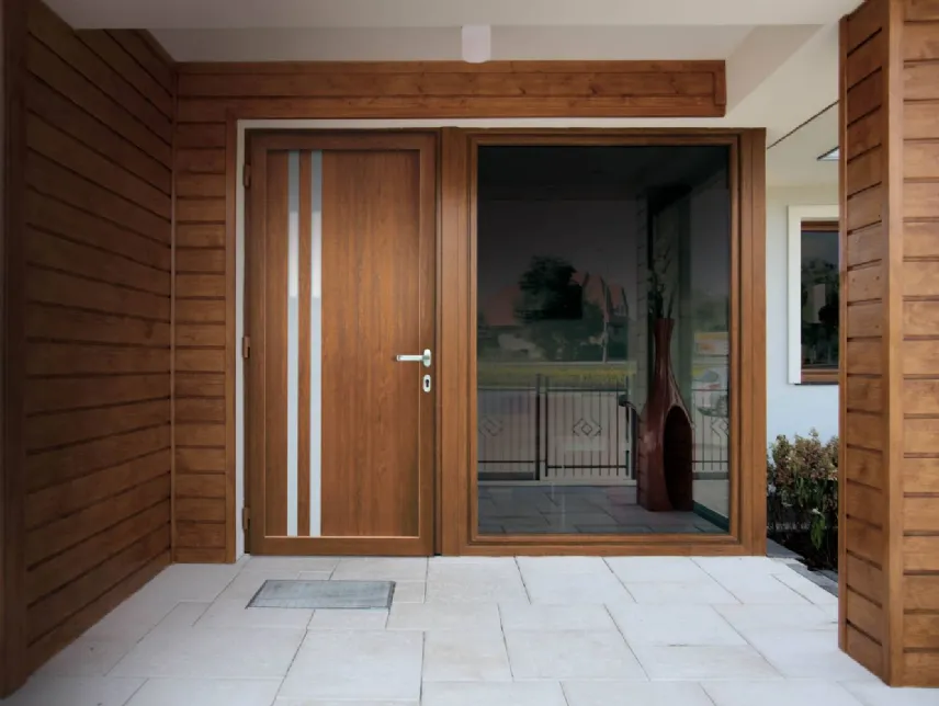 Portoncino blindato in PVC Cosmo di Oknoplast