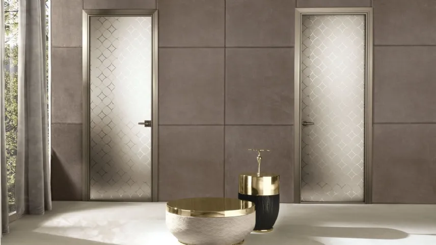 Sistema Spark di Longhi: porta a battente con vetro decorato